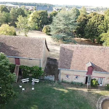 Tres Grand Corps De Ferme